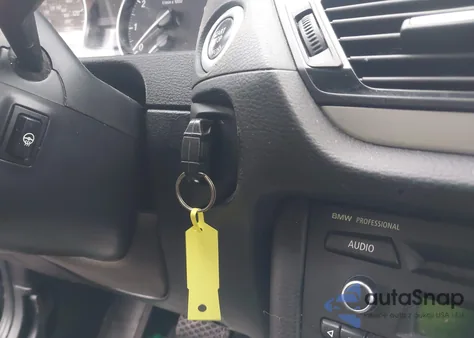 2014 BMW X1 xDrive28I z USA, uszkodzony, nr VIN WBAVL1C57EVY12932